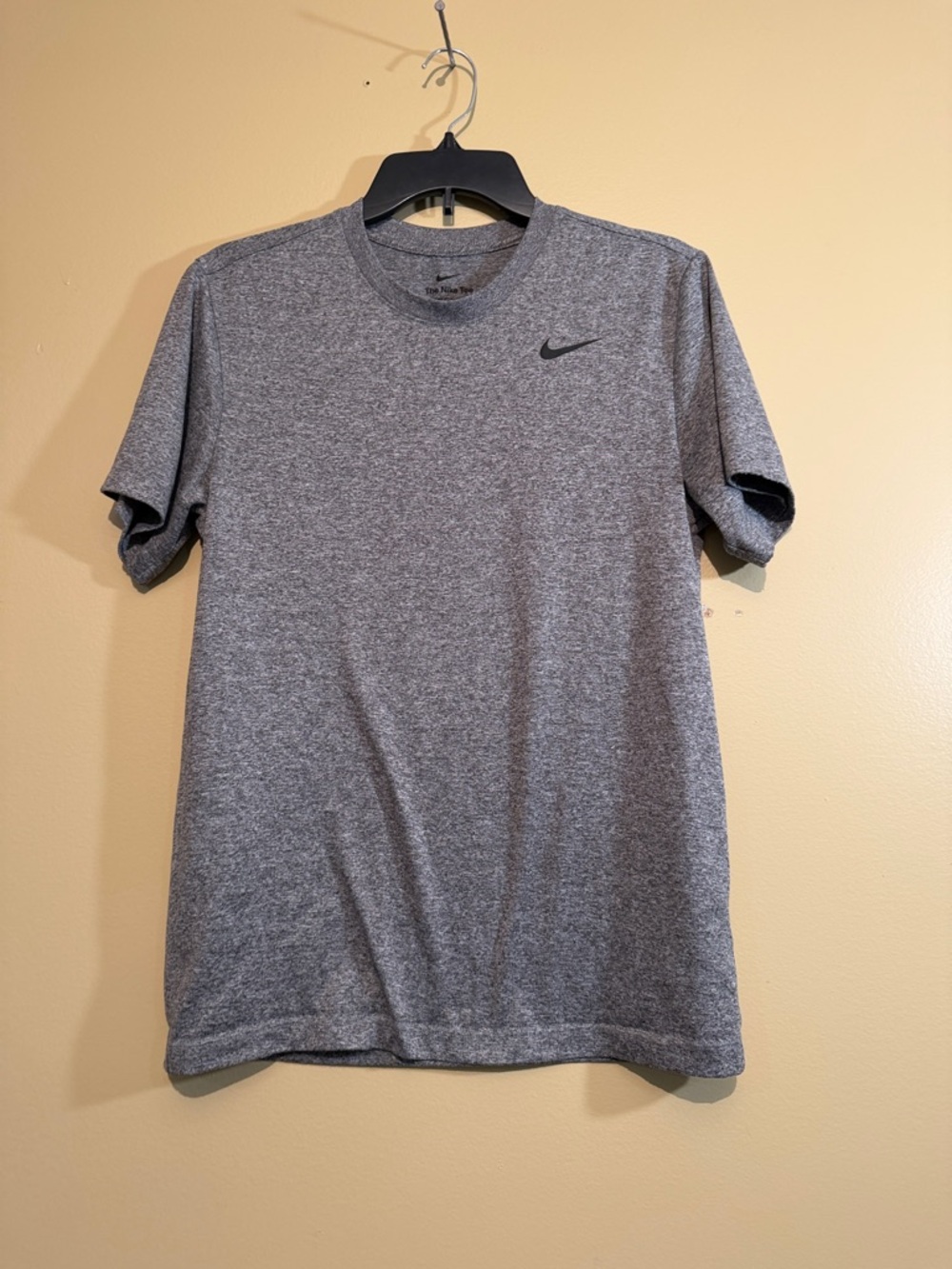 Nike Men’s Gray Heather Short Sleeve Performance Tee